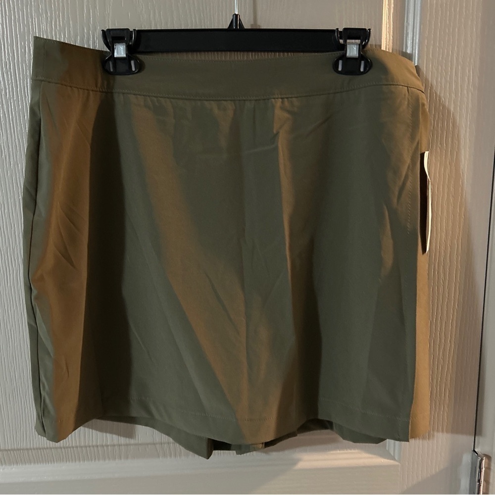 Calvin Klein Women’s 14 khaki green skort